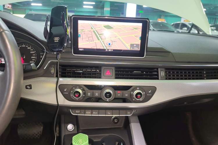 Used Audi A4L 2017 Plus 40 TFSI Fashion Model Audio And AC Panel
