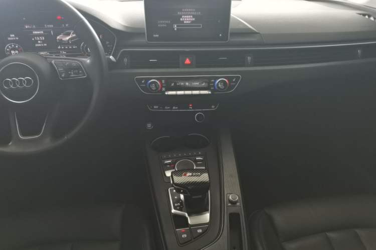Used Audi A4L 2017 40 TFSI Style Edition Audio And AC Panel