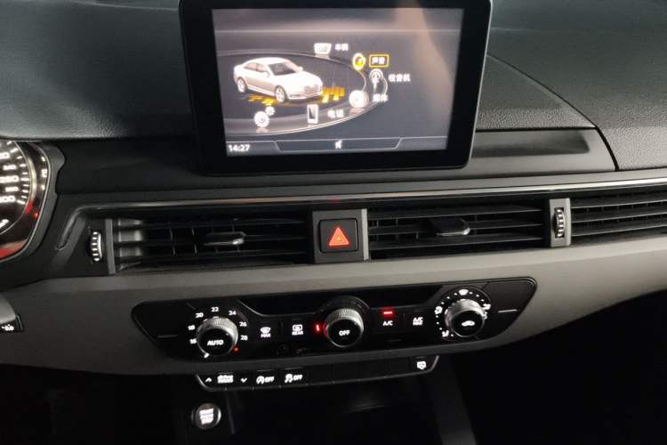 Used Audi A4L 2017 40 TFSI Ambition Edition Audio And AC Panel