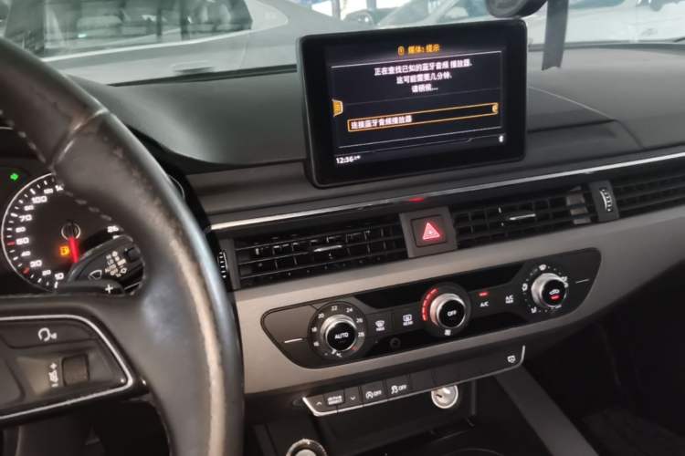 Used Audi A4L 2017 Plus 40 TFSI Ambition Model Audio And AC Panel
