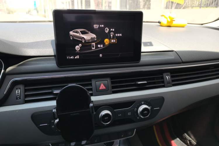 Used Audi A4L 2017 Plus 40 TFSI Ambition Model Audio And AC Panel