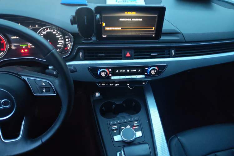 Used Audi A4L 2017 Plus 40 TFSI Fashion Model Audio And AC Panel