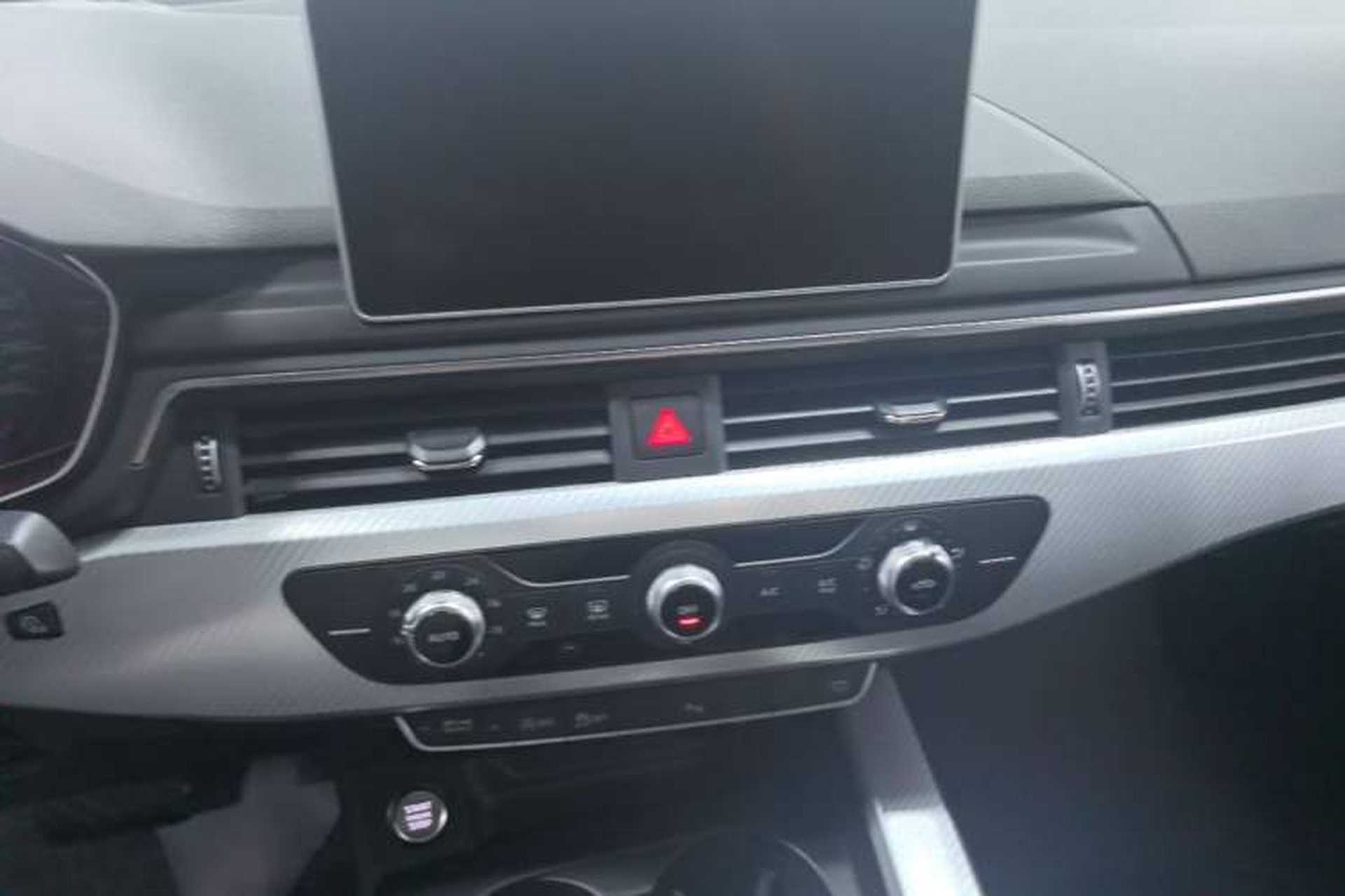 Used Audi A4L 2017 Plus 40 TFSI Ambition Model Audio And AC Panel