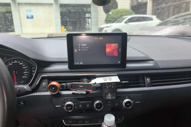 Used Audi A4L 2017 40 TFSI Ambition Edition Audio And AC Panel