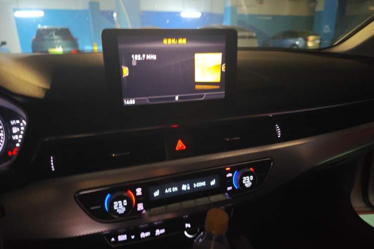 Used Audi A4L 2017 40 TFSI Fashion Model Audio And AC Panel