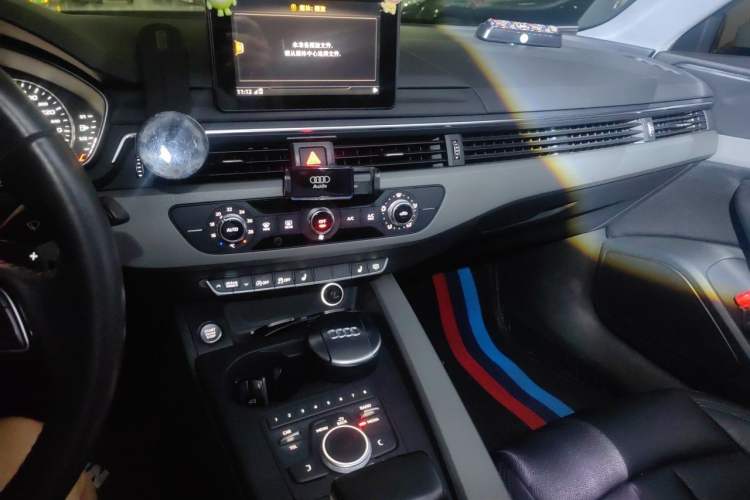 Used Audi A4L 2017 40 TFSI Ambition Edition Audio And AC Panel