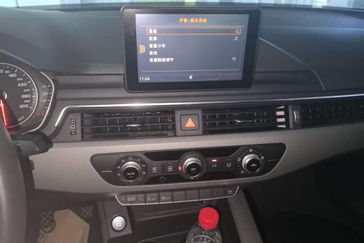 Used Audi A4L 2017 40 TFSI Ambition Edition Audio And AC Panel