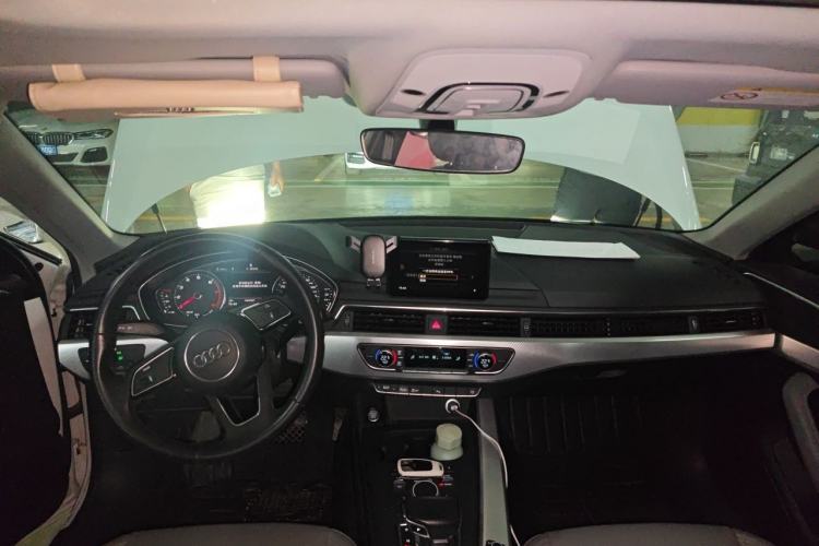 Used Audi A4L 2017 40 TFSI Fashion Model Center Console