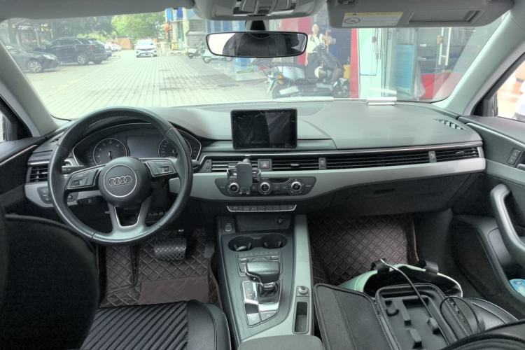 Used Audi A4L 2017 Plus 40 TFSI Ambition Model Center Console