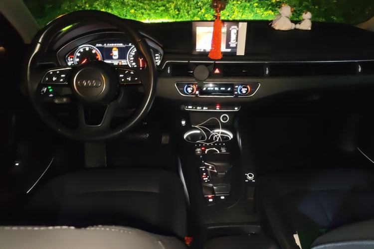 Used Audi A4L 2017 40 TFSI Ambition Edition Center Console