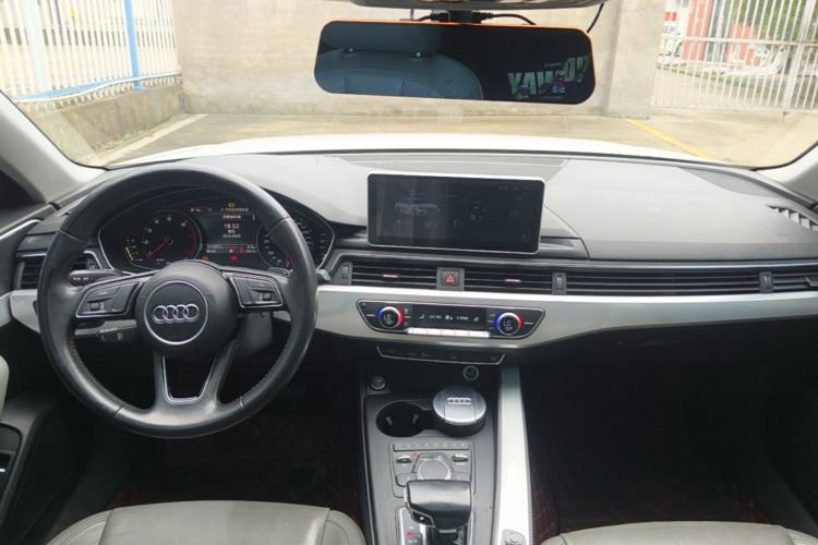 Used Audi A4L 2017 40 TFSI Fashion Model Center Console