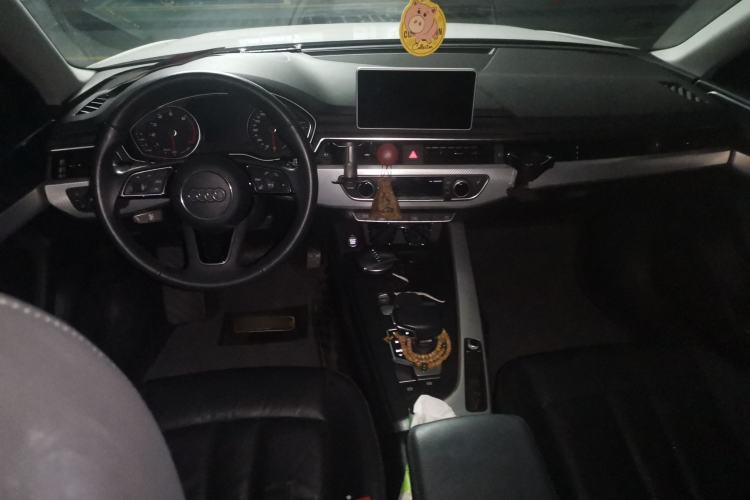 Used Audi A4L 2017 40 TFSI Fashion Model Center Console
