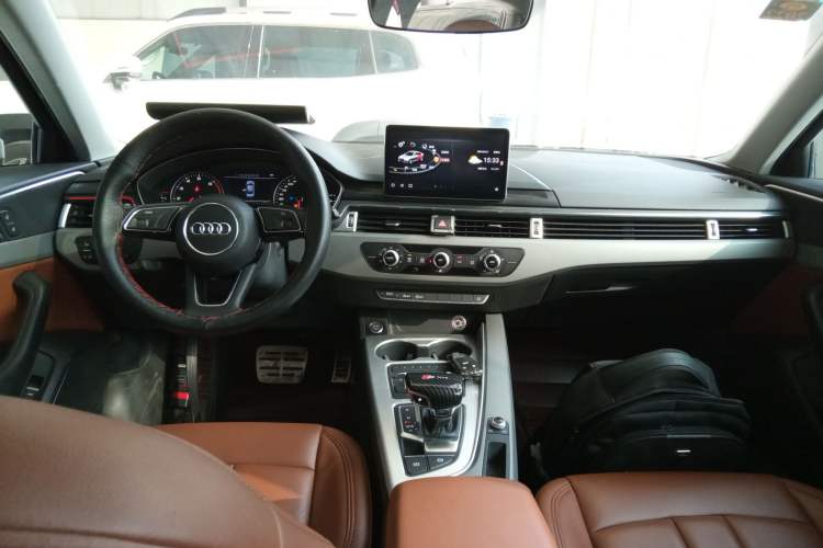 Used Audi A4L 2017 40 TFSI Ambition Edition Center Console