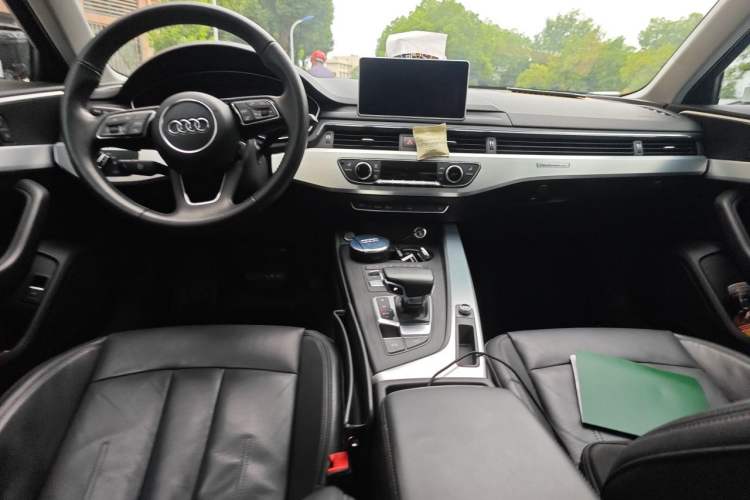 Used Audi A4L 2017 45 TFSI quattro Sport Edition Center Console