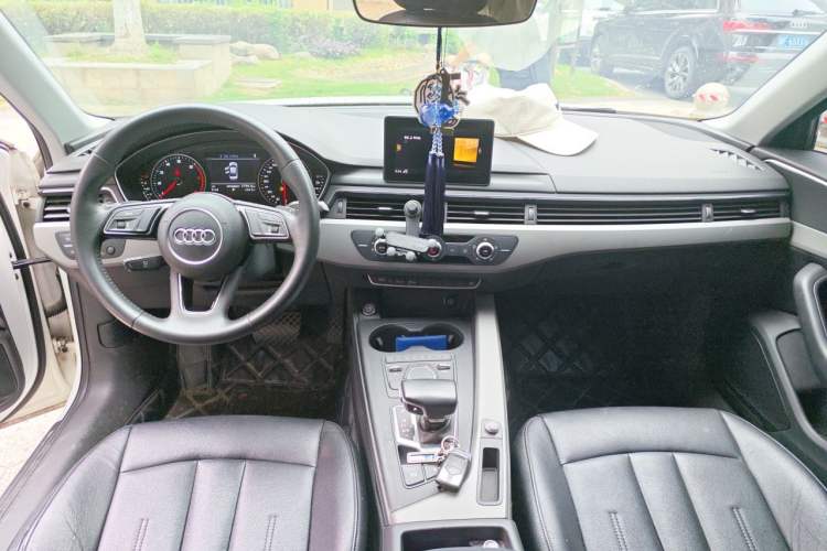 Used Audi A4L 2017 Plus 40 TFSI Ambition Model Center Console