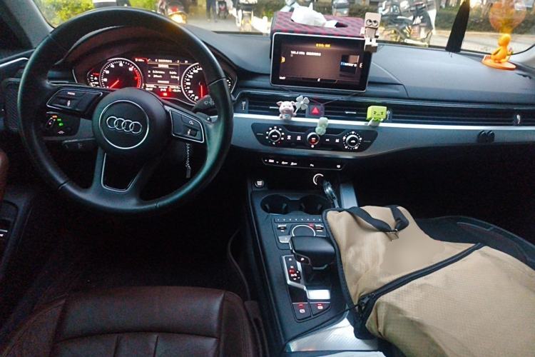 Used Audi A4L 2017 Plus 40 TFSI Fashion Model Center Console