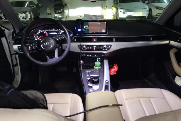 Used Audi A4L 2017 40 TFSI Fashion Model Center Console