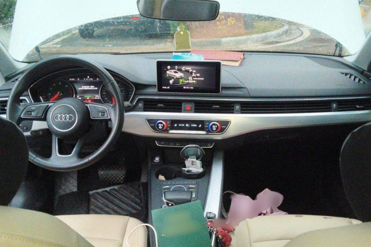 Used Audi A4L 2017 40 TFSI Fashion Model Center Console