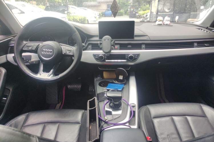 Used Audi A4L 2017 40 TFSI Fashion Model Center Console