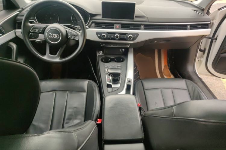 Used Audi A4L 2017 Plus 40 TFSI Fashion Model Center Console