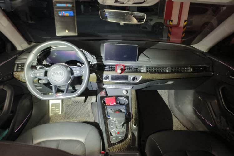 Used Audi A4L 2017 40 TFSI Fashion Model Center Console