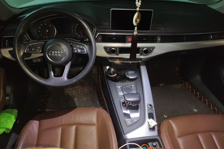 Used Audi A4L 2017 40 TFSI Fashion Model Center Console
