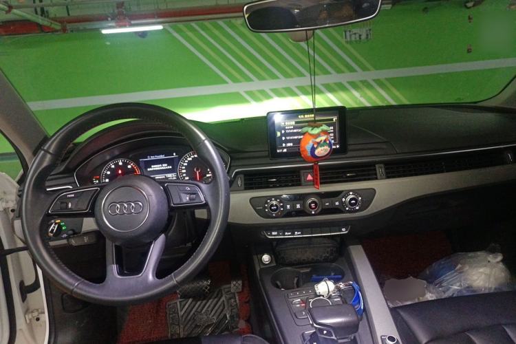 Used Audi A4L 2017 Plus 40 TFSI Ambition Model Center Console