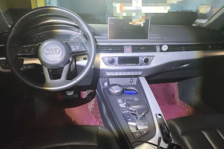 Used Audi A4L 2017 40 TFSI Fashion Model Center Console