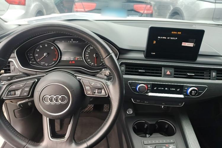 Used Audi A4L 2017 40 TFSI Style Edition Center Console