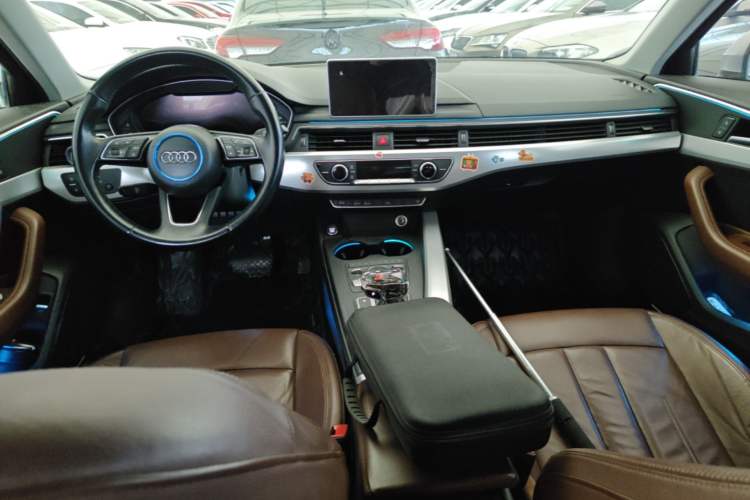 Used Audi A4L 2017 40 TFSI Fashion Model Center Console
