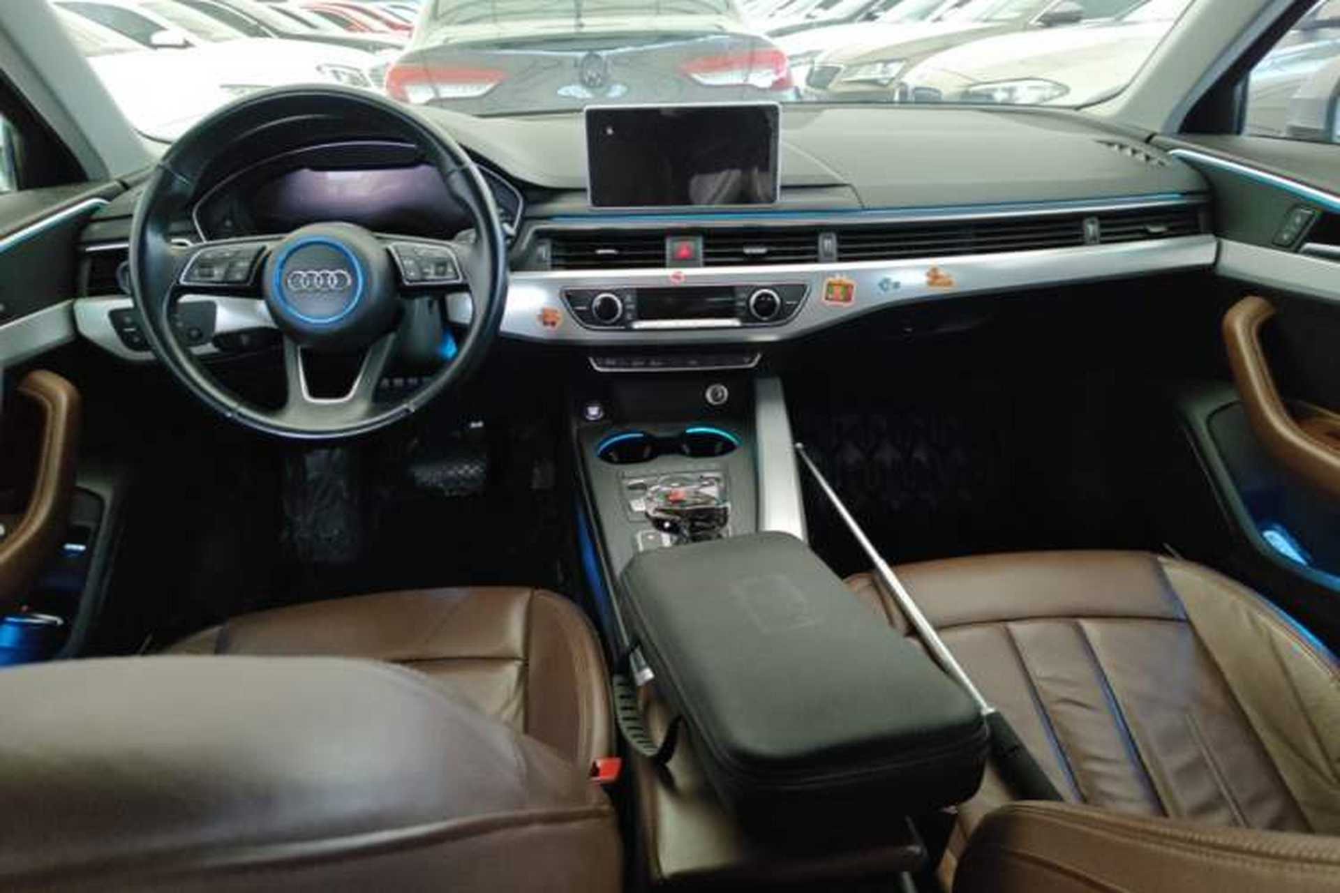 Used Audi A4L 2017 40 TFSI Fashion Model Center Console