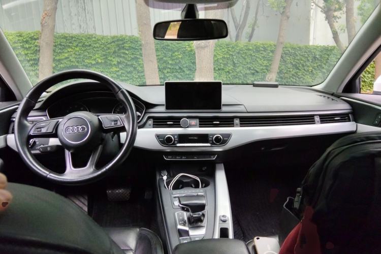 Used Audi A4L 2017 Plus 40 TFSI Fashion Model Center Console