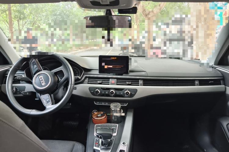 Used Audi A4L 2017 Plus 40 TFSI Ambition Model Center Console