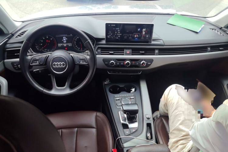 Used Audi A4L 2017 Plus 40 TFSI Ambition Model Center Console