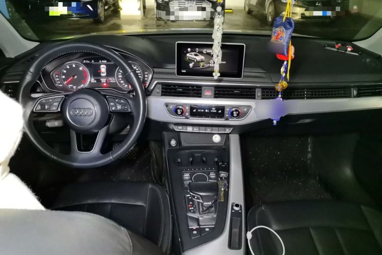 Used Audi A4L 2017 40 TFSI Fashion Model Center Console