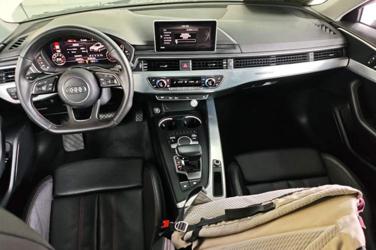 Used Audi A4L 2017 45 TFSI quattro Sport Edition Center Console
