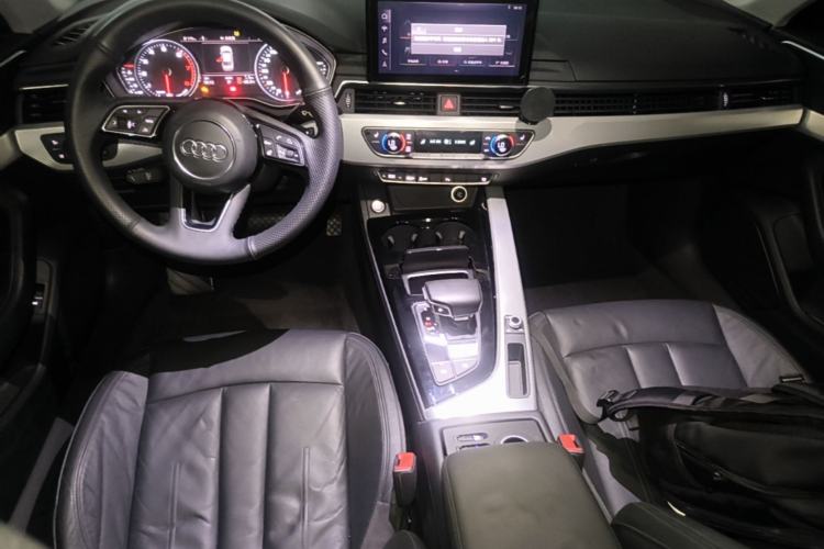 Used Audi A4L 2017 40 TFSI Fashion Model Center Console