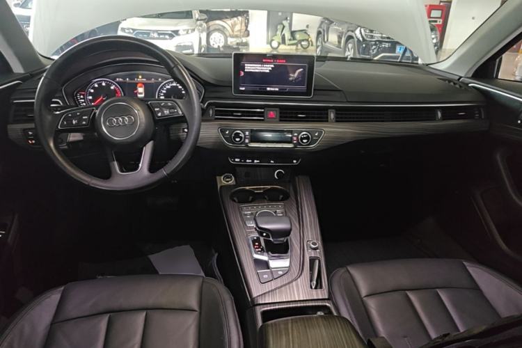 Used Audi A4L 2017 Plus 40 TFSI Fashion Model Center Console