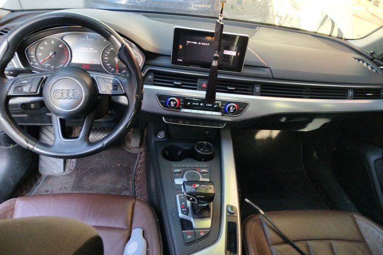 Used Audi A4L 2017 Plus 40 TFSI Fashion Model Center Console