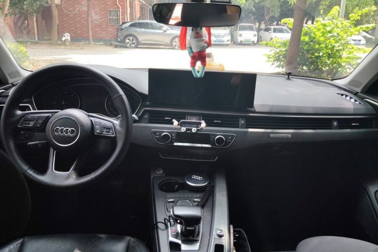 Used Audi A4L 2017 45 TFSI quattro Style Edition Center Console