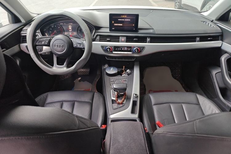 Used Audi A4L 2017 40 TFSI Fashion Model Center Console