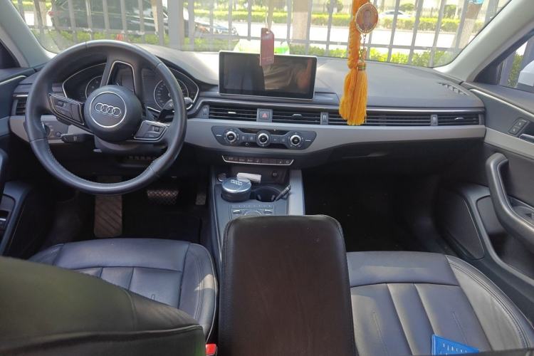 Used Audi A4L 2017 Plus 40 TFSI Ambition Model Center Console
