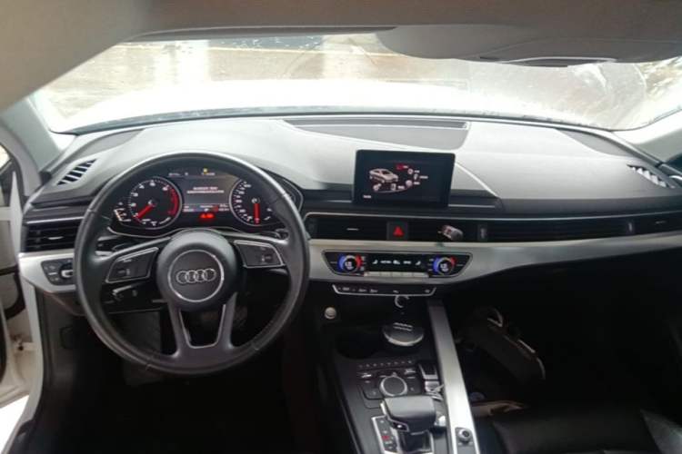 Used Audi A4L 2017 40 TFSI Fashion Model Center Console
