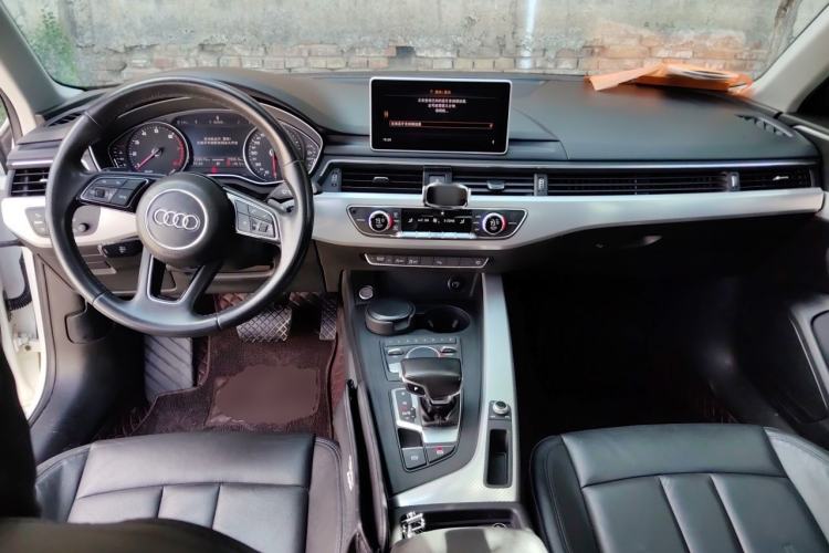 Used Audi A4L 2017 Plus 40 TFSI Fashion Model Center Console