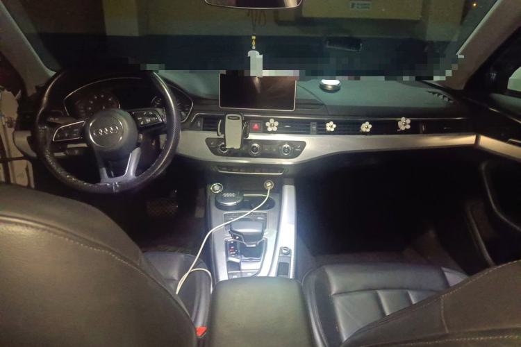 Used Audi A4L 2017 Plus 40 TFSI Ambition Model Center Console
