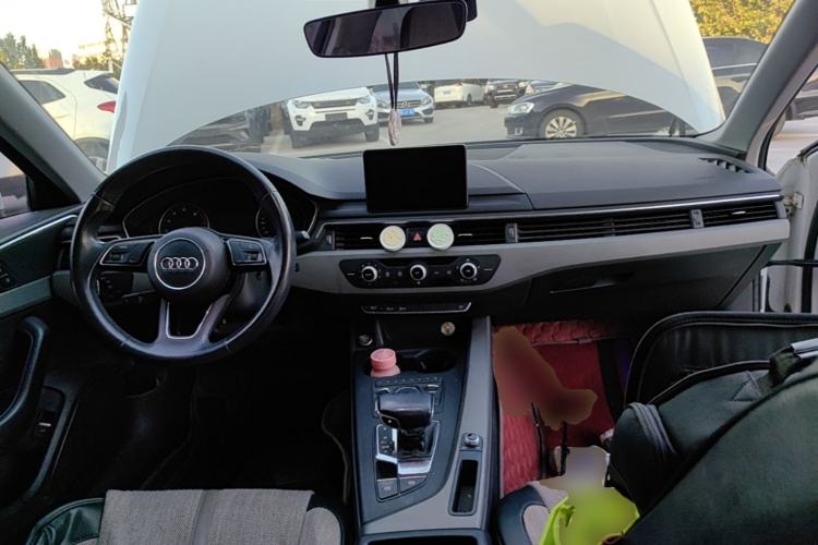 Used Audi A4L 2017 Plus 40 TFSI Ambition Model Center Console