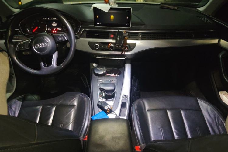 Used Audi A4L 2017 Plus 40 TFSI Ambition Model Center Console