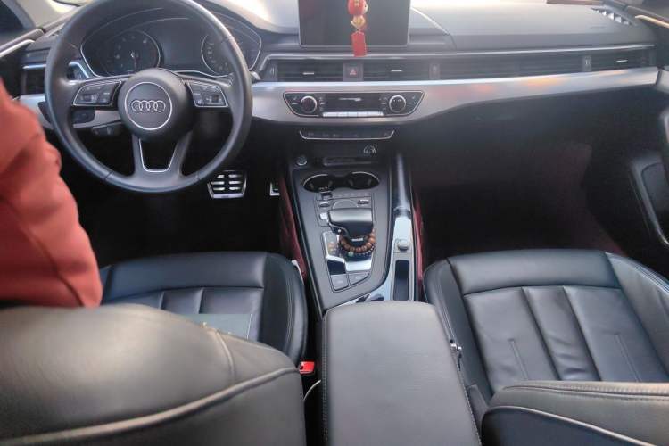 Used Audi A4L 2017 Plus 40 TFSI Fashion Model Center Console