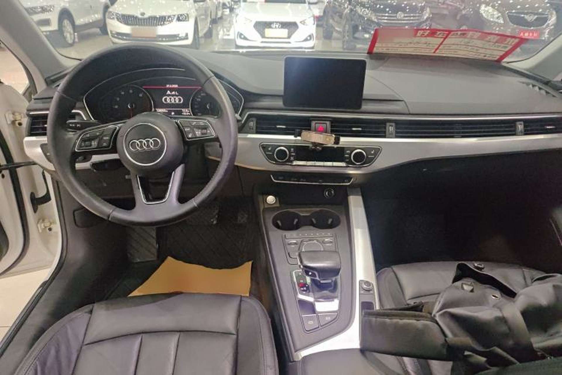 Used Audi A4L 2017 40 TFSI Fashion Model Center Console