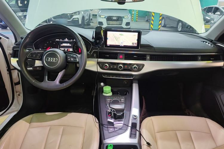 Used Audi A4L 2017 Plus 40 TFSI Fashion Model Center Console